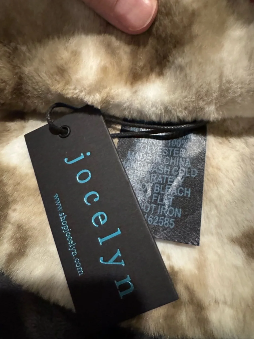 NWT jocelyn Women’s Ivory Faux Fur Bucket Hat Fall‎ Winter Warm Luxurious Gift